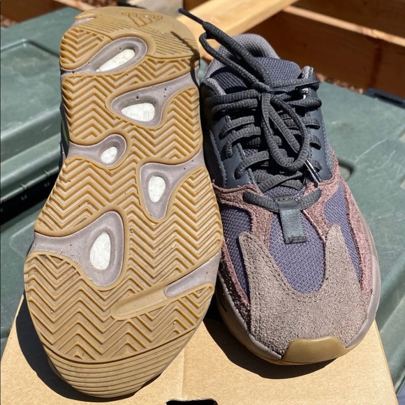🚫SOLD🚫Yeezy Boost 700 Mauve - Picture 7 of 9